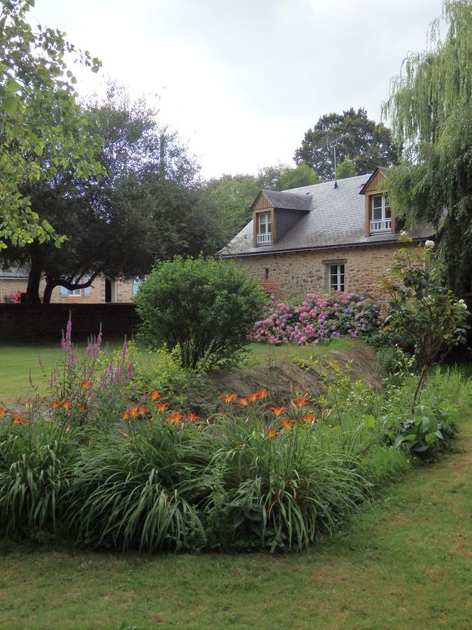 Le Moulin D'Hys Bed & Breakfast La Cropte Exterior photo